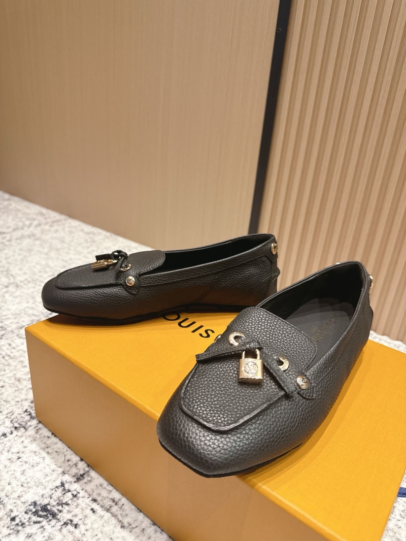 l0vis Vvtt0n loafers